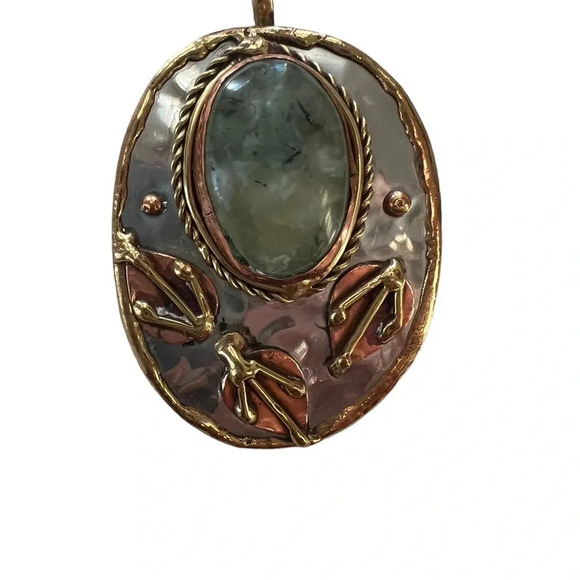 Tri-color Metal Key West Artist Pendant On Chain - Picture 2 of 6